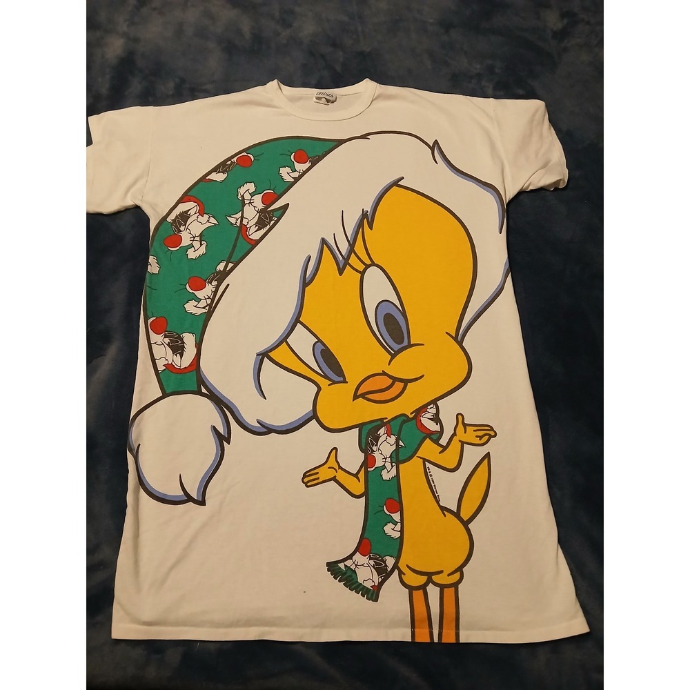 Vintage 1994 oversized t shirt with tweety and sylvester christmas themed